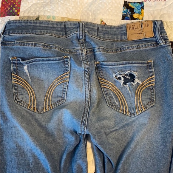 Hollister distressed jeans - Picture 4 of 5